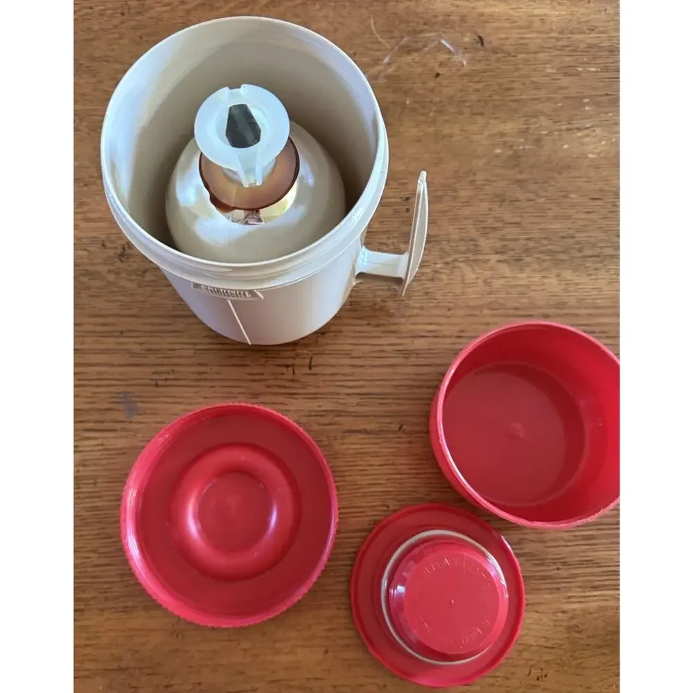 Vintage Thermos Model 6002 Red & White 10 oz Wide Mouth Vacuum Food Jar Complete